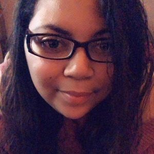 Meet your Posher, Adenna